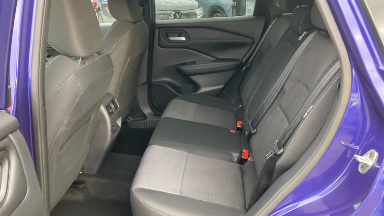 Nissan Qashqai 1.3 DiG-T MH N-Connecta 5dr Petrol Hatchback